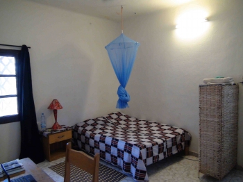 Chambre meublée dans notre maison en colocation – proche Point E